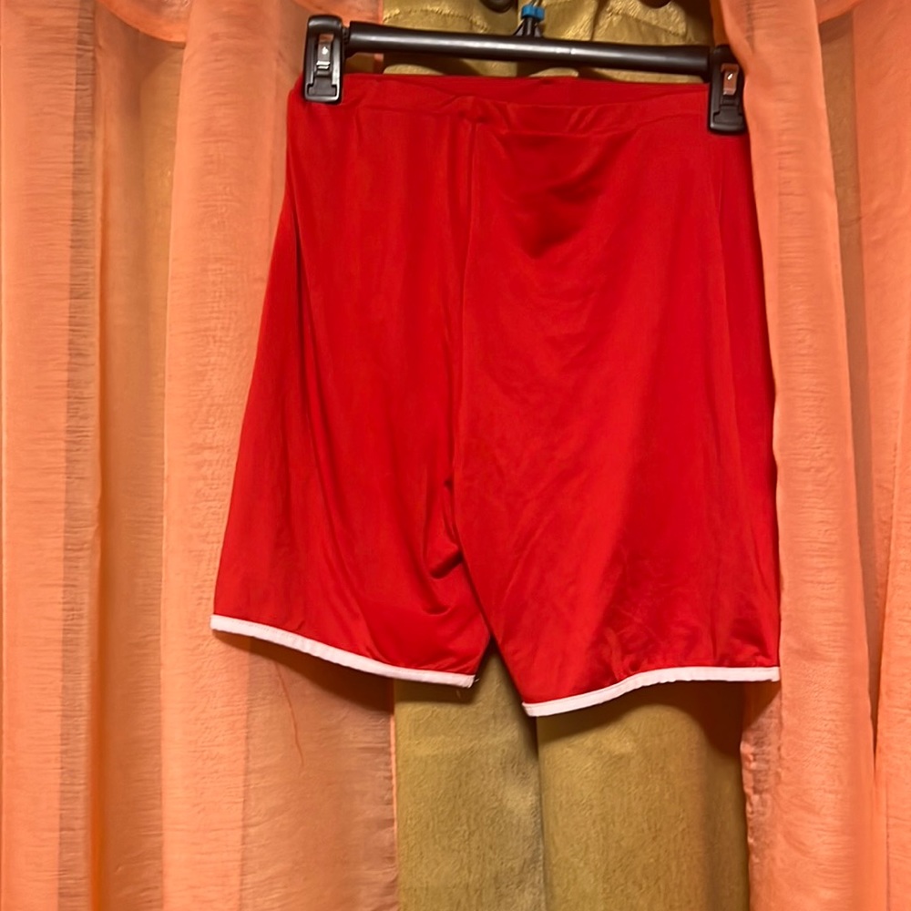 red shorts